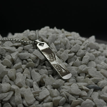 Halskette mit einzigartiger Augen-Gravur