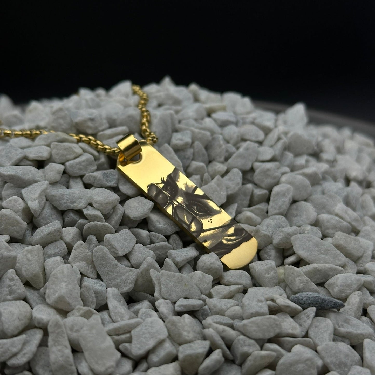 Halskette mit einzigartiger Augen-Gravur