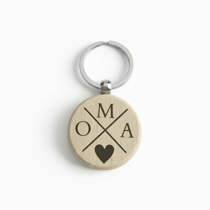 Holz Schlüsselanhänger mit Gravur – Geschenk für Oma & Opa